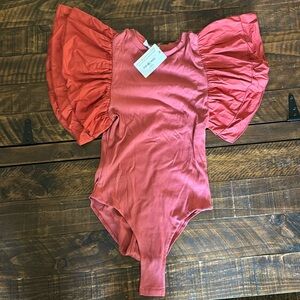 Ribbed ruffle sleeve bodysuit